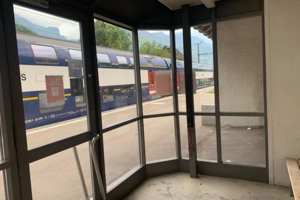 Revier Schlicht Und Bahnsinnig Mitlodi Luaran gambar